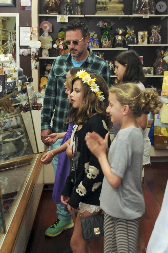 David Arquette emmène sa fille Coco faire du shopping pour son anniversaire. Los Angeles, le 12 juin 2014.