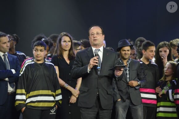 François Hollande, Aurélie Filippetti et Jamel Debbouze - Trophée Culture et Diversité au Théâtre Comedia à Paris, le 19 mai 2014.
