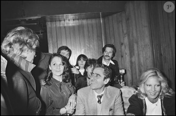 Henri Leproux entre Johnny Hallyday et Sylvie Vartan en 1981 au Golf-Drouot. Fondateur du mythique temple du rock à Paris, qui ferma ses portes la même année après 26 ans d'existence, Henri Leproux est mort le 12 juin 2014 à 86 ans.