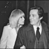 Mireille Darc et Alain Delon lors du festival du film de Paris en 1975