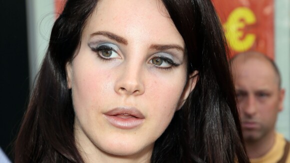 Lana Del Rey nie avoir déclaré vouloir ''être morte''... Le journaliste répond !
