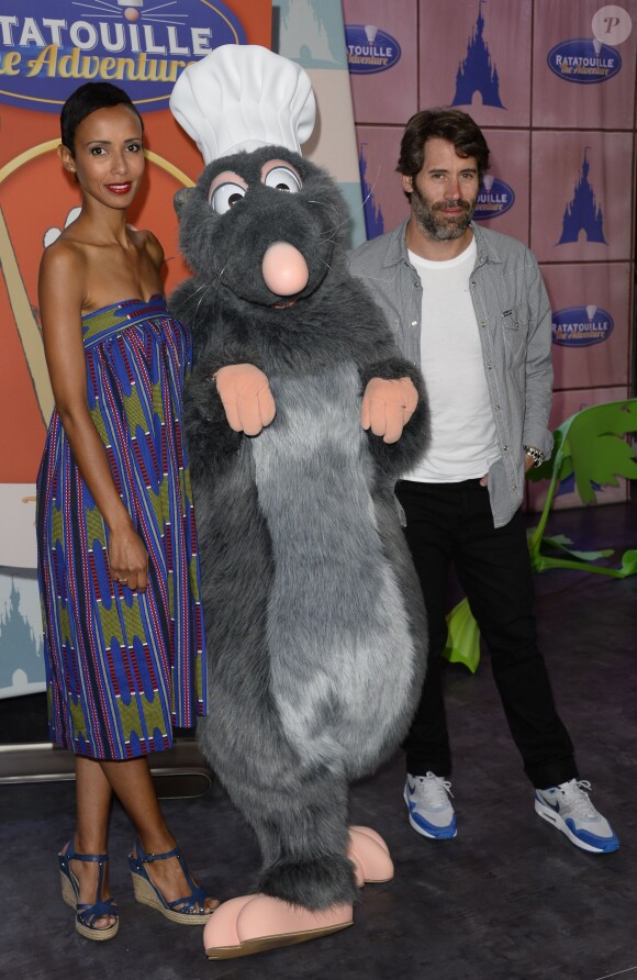 Sonia Rolland et Jalil Lespert assistent en avant-première à l'inauguration de la nouvelle attraction Ratatouille, à Disneyland Paris, à Marne-la-Vallée, le 21 juin 2014.