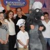 Emilie Dequenne, sa fille Milla Savarese, son fiancé Michel Ferracci et les fils de ce dernier assistent en avant-première à l'inauguration de la nouvelle attraction Ratatouille, à Disneyland Paris, à Marne-la-Vallée, le 21 juin 2014.