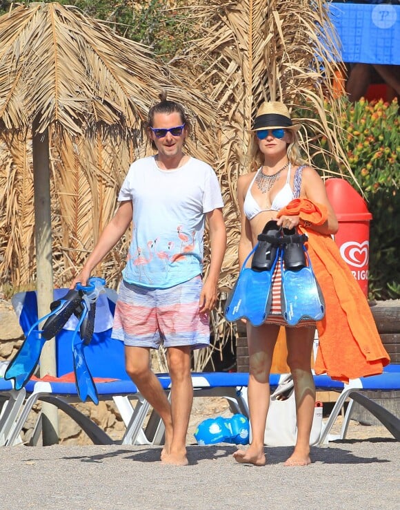Kate Hudson et Matt Bellamy en vacances en famille à Ibiza, le 21 juin 2014.