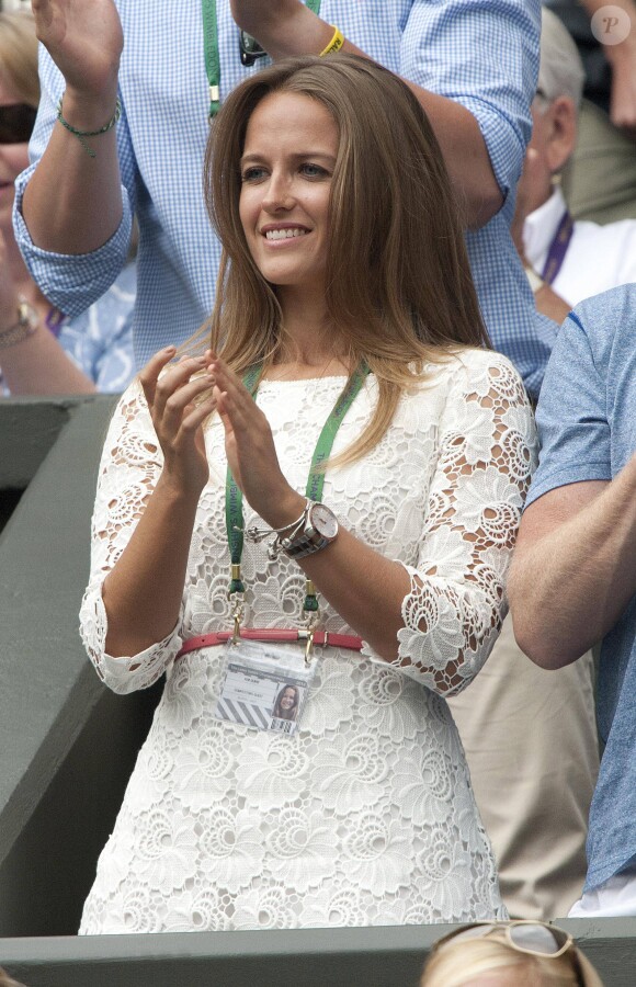 Kim Sears, la compagne d'Andy Murray, heureuse à Wimbledon le 23 juin 2014, à Londres après la victoire de son homme