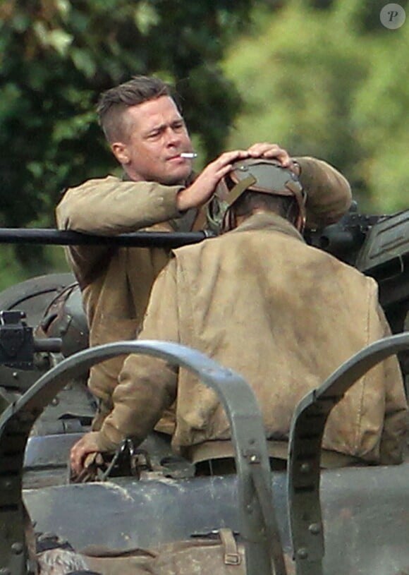 Brad Pitt sur le tournage de "Fury" au Royaume Uni le 4 octobre 2013. 