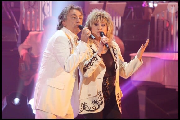 Peter et Sloane dans l'émission "Les années bonheur" diffusée en mai 2009. 