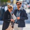 Olivia Palermo et son fiancé Johannes Huebl dans les rues de New York, le 28 avril 2014.