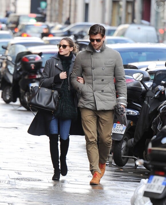 Olivia Palermo et son mari Johannes Huebl se promènent dans les rues de Paris. Le 3 mars 2014.