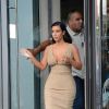Kim et Kourtney Kardashian, enceinte, quittent l'hôtel Gansevoort, dans le Meatpacking District. New York, le 26 juin 2014.