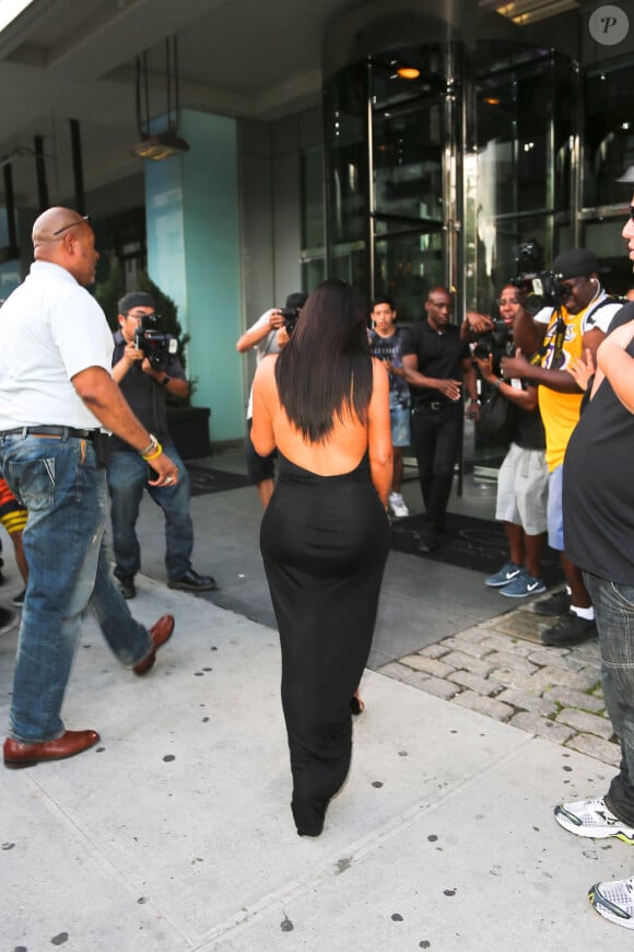 Kim Kardashian arrive au Gansevoort pour rejoindre ses soeurs. New York, le 26 juin 2014.