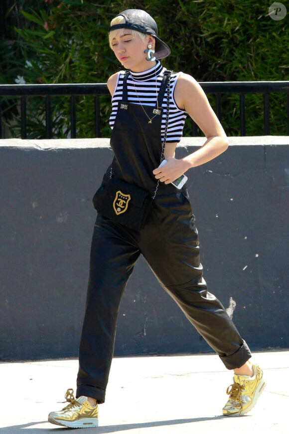 Miley Cyrus dans les rues de Los Angeles, le 25 juin 2014.