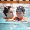 Exclusif - L'ex-petite amie du footballeur Neymar, Gabriella Lenzi, passe des vacances romantiques au bord de la piscine à Miami le 29 juin 2014.
