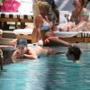 Exclusif - L'ex-petite amie de Neymar Gabriella Lenzi passe des vacances romantiques au bord de la piscine à Miami le 29 juin 2014.