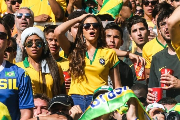 Bruna Marquezine, petite amie de Neymar, assiste au match Brésil contre Chili à Belo Horizonte city, le 28 juin 2014