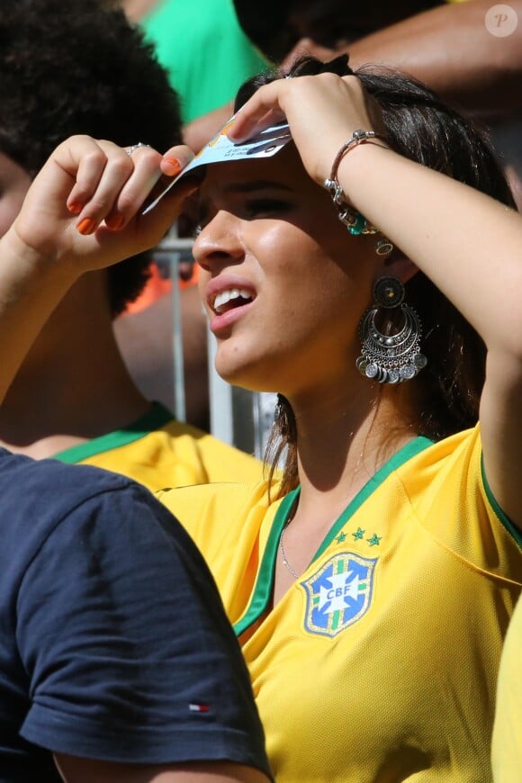 Bruna Marquezine, petite amie de Neymar, assiste au match Brésil contre Chili à Belo Horizonte city, le 28 juin 2014