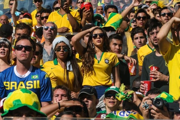 Bruna Marquezine, petite amie de Neymar, assiste au match Brésil contre Chili à Belo Horizonte city, le 28 juin 2014