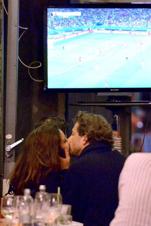 Lana Del Rey et Francesco Carrozzini dans un restaurant de Portofino lors du match entre la Belgique et les Etats-Unis, le 1er juillet 2014