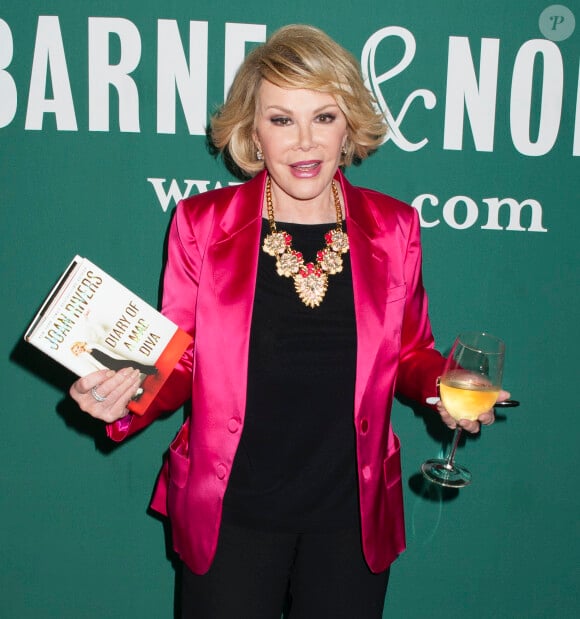Joan Rivers Book fait la promo de Diary of a Mad Diva chez Barnes & Noble à New York, le 30 juin 2014.