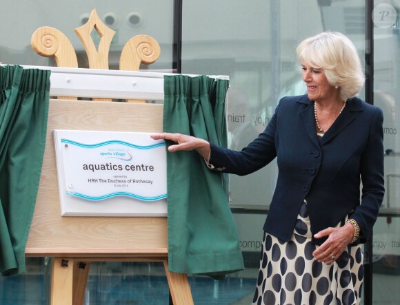 Camilla Parker Bowles inaugurant une piscine à Aberdeen le 8 juillet 2014