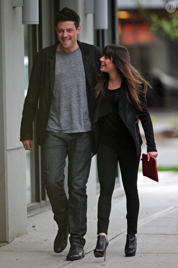 Lea Michele et son boyfriend Cory Monteith à Vancouver le 30 mai 2012.
 