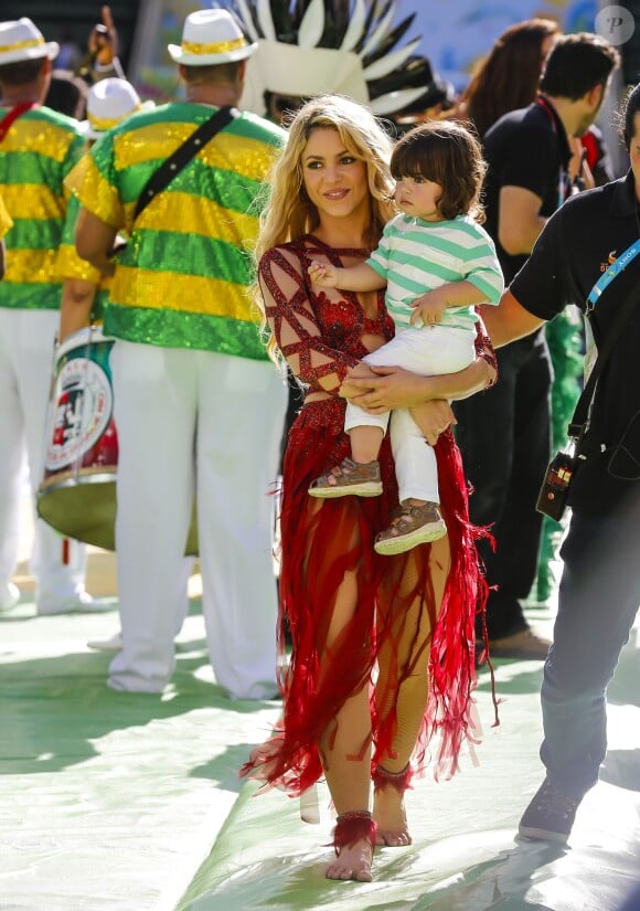 La chanteuse Shakira et son fils Milan (1 an) - La chanteuse Shakira, son compagnon Gerard Piqué et leur fils Milan lors de la finale de la coupe du monde de la FIFA 2014 Allemagne-Argentine à Rio de Janeiro, le 13 juillet 2014.