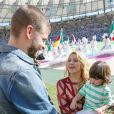  La chanteuse Shakira et son compagnon Gerard Piqu&eacute; - La chanteuse Shakira, son compagnon Gerard Piqu&eacute; et leur fils Milan lors de la finale de la coupe du monde de la FIFA 2014 Allemagne-Argentine &agrave; Rio de Janeiro, le 13 juillet 2014. 