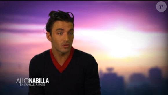 Thomas commentateur sportif dans Allô Nabilla 2, sur NRJ 12, le lundi 14 juillet 2014