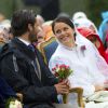Le prince Carl Philip et sa fiancée Sofia Hellqvist, regards complices entre deux averses... La famille royale de Suède s'est rassemblée le 14 juillet 2014 pour le traditionnel gala organisé à Borgholm, sur l'île d'Öland, pour l'anniversaire de la princesse Victoria, qui a eu 37 ans. La pluie s'est invitée, ce qui n'a pas contrarié la bonne humeur du prince Daniel, de la princesse Madeleine de Suède et Chris O'Neill ou encore du prince Carl Philip et Sofia Hellqvist...