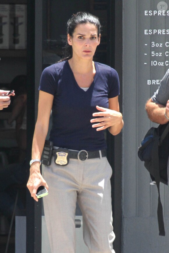 Exclusif - Angie Harmon, sur le tournage de Rizzoli and Isles à Los Angeles, en juin 2014.