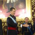 Le roi Felipe VI d'Espagne reçoit les lettres de créances des nouveaux ambassadeurs étrangers lors d'une cérémonie au palais royal à Madrid, le 17 juillet 2014.  King Felipe VI of Spain receives the new foreign ambassadors credential letters during a ceremony at the Royal Palace, in Madrid on July 17, 2014.17/07/2014 - Madrid