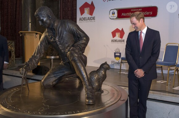 Le pricne William dévoilait le 19 juillet 2014 à la Maison de l'Australie à Londres une statue en hommage au capitaine Matthew Flinders, premier cartographe à avoir fait le tour de l'Australie en bateau et l'avoir ainsi identifiée comme étant un continent.