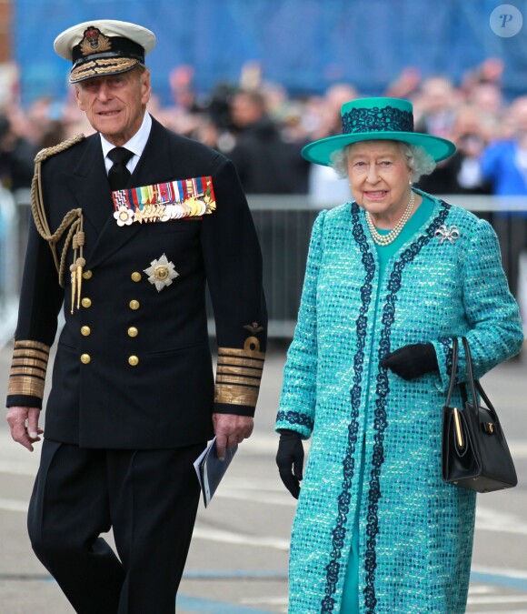 La reine Elizabeth II et le duc d'Edimbourg lors du baptême du HMS Queen Elizabeth à Forsyth le 4 juillet 2014