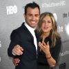 Justin Theroux et sa fiancée Jennifer Aniston lors d'une première The Leftovers à New York le 23 juin 2014.