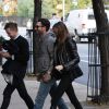 Adam Levine et sa fiancee Behati Prinsloo dans les rues de New York. Le 15 novembre 2013