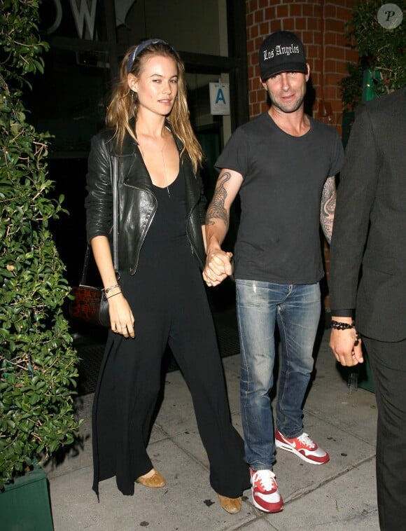 Adam Levine et Behati Prinsloo quittent un restaurant à Beverly Hills