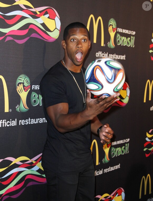 Victor Cruz lors de la soirée  FIFA World Cup 2014 McDonald's Launch Party au Pillars 38 de New York le 5 juin 2014