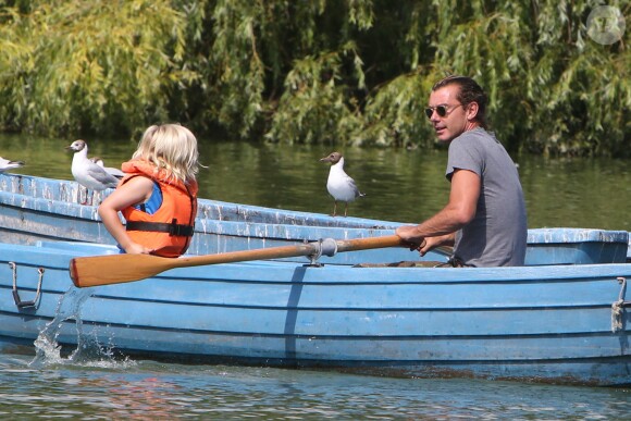 Please Hide The Child's Face Prior To The Publication - Gavin Rossdale seen boating with his Zuma in Regents Park in London, UK on July 22, 2014. Photo by Barcroft Media/ABACAPRESS.COM23/07/2014 - London