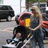 Gwen Stefani avec ses enfants Kingston, Zuma et Apollo au Regent's Park de Londres le 22 juillet 2014.
