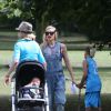 Gwen Stefani avec ses enfants Kingston, Zuma et Apollo au Regent's Park de Londres le 22 juillet 2014.