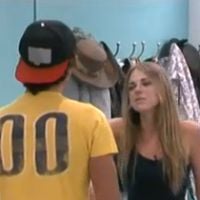 Secret Story 8 : Déçue par Stéfan, Sara craque et éclate en sanglots !