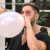 Les candidats décorent la Maison des Secrets à l'occasion de l'anniversaire de Vivian (dans Secret Story 8, le mardi 22 juillet 2014.)