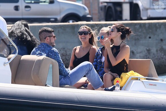 Selena Gomez et Cara Delevingne vont faire du shopping à Saint-Tropez, le 23 juillet 2014.