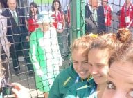 Elizabeth II : Reine du photobombing de selfies aux Jeux du Commonwealth !