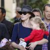 Carla Bruni et sa fille Giulia quittent leur hôtel à Los Angeles, le 29 avril 2014.