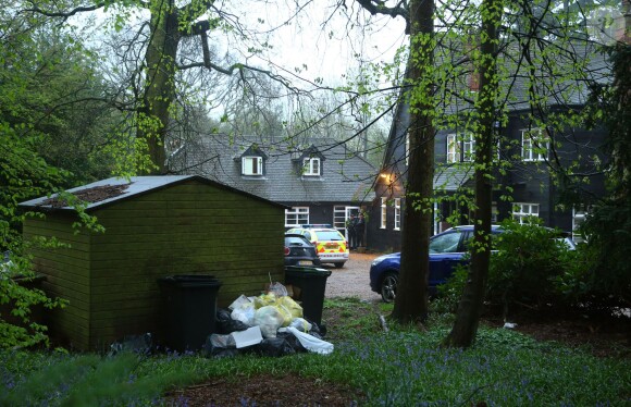 Les autorités au domicile de Peaches Geldof où le corps de la jeune femme vient d'être retrouvé par son époux Thomas Cohen, à Wrotham dans le Kent, le 7 avril 2014.