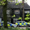 Les autorités au domicile de Peaches Geldof où le corps de la jeune femme vient d'être retrouvé par son époux Thomas Cohen, à Wrotham dans le Kent, le 7 avril 2014.