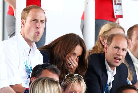 Kate Middleton, qui a du mal à regarder, le prince William, le prince Harry et le prince Edward ont notamment assisté au combat du boxeur anglais Fitzgerald le 28 juillet 2014 aux XXe Jeux du Commonwealth, à Glasgow.