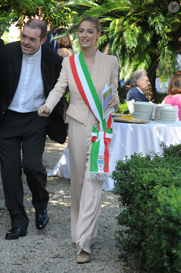 Beatrice Borromeo avait procuration du maire pour célébrer le mariage de sa meilleure amie Beatrice Gerli et de Giorgio Brusnelli à Santa Margherita Ligure, en Italie, le 27 juillet 2014.