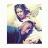 Doutzen Kroes et son mari Sunnery James attendent la venue au monde de leur fille. Selfie posté sur le compte Instagram de Doutzen Kroes. Juillet 2014